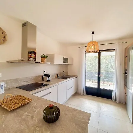 Apartment Joli T2 Avec Terrasse A